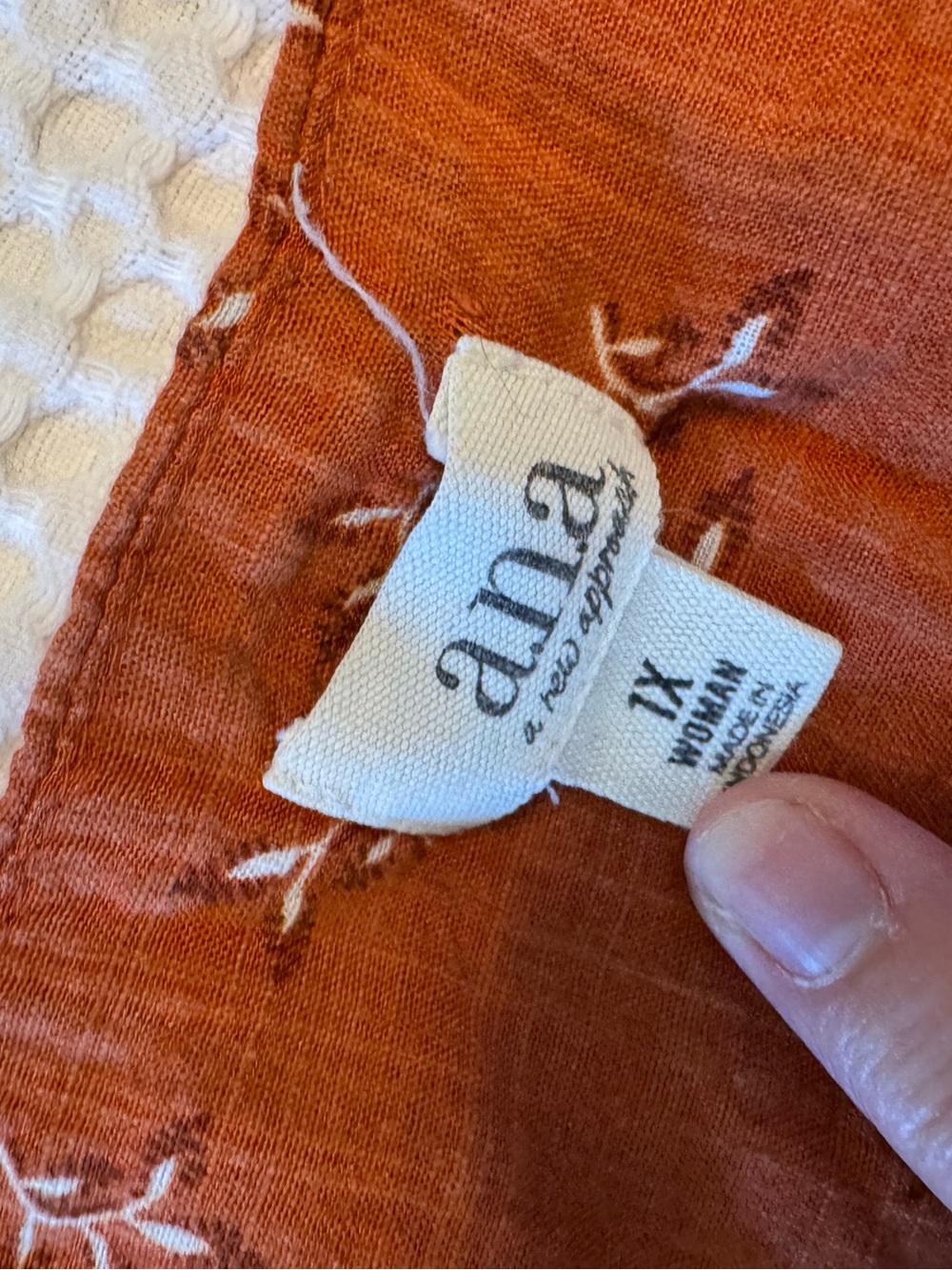 Ana Rust Embroidered Button-Front Peasant Top - Picture 6 of 7